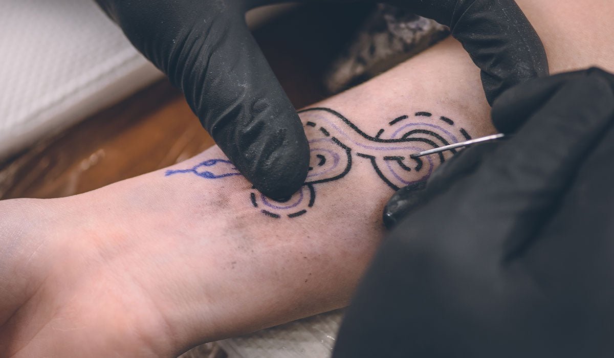 Quick Guide To Hand Poke Tattooing - Tattoo Unleashed