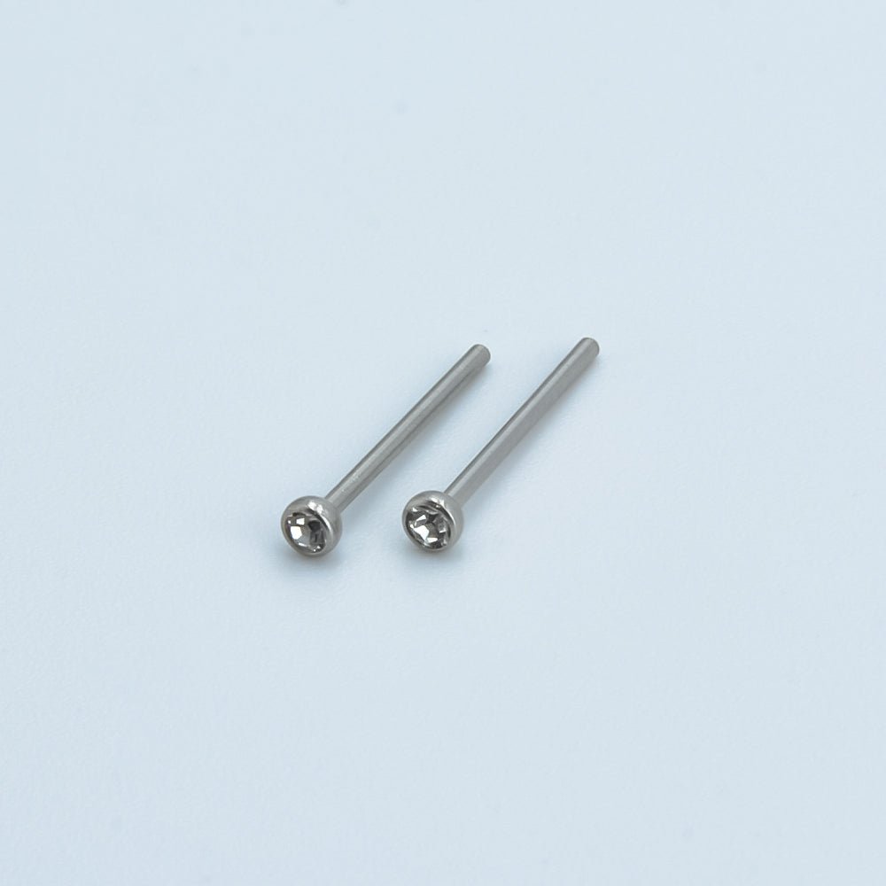 Fishtail Nose Stud with Gem Ball - 18GA & 20GA